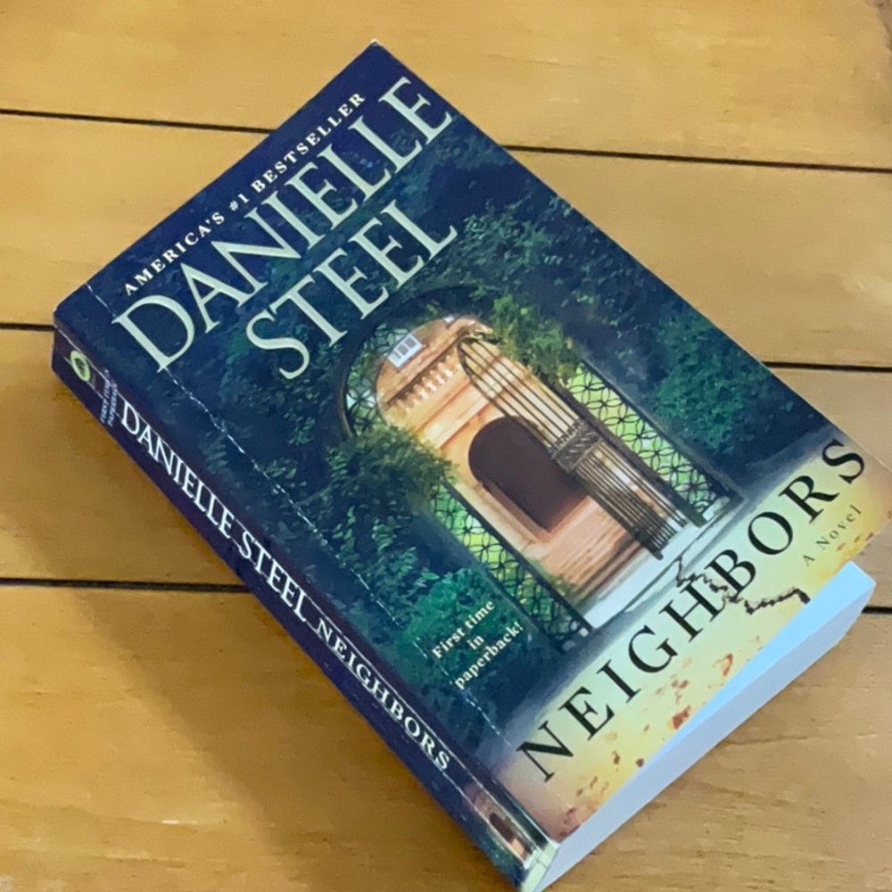 Danielle Steel - Neighbors - Picture 2 of 3
